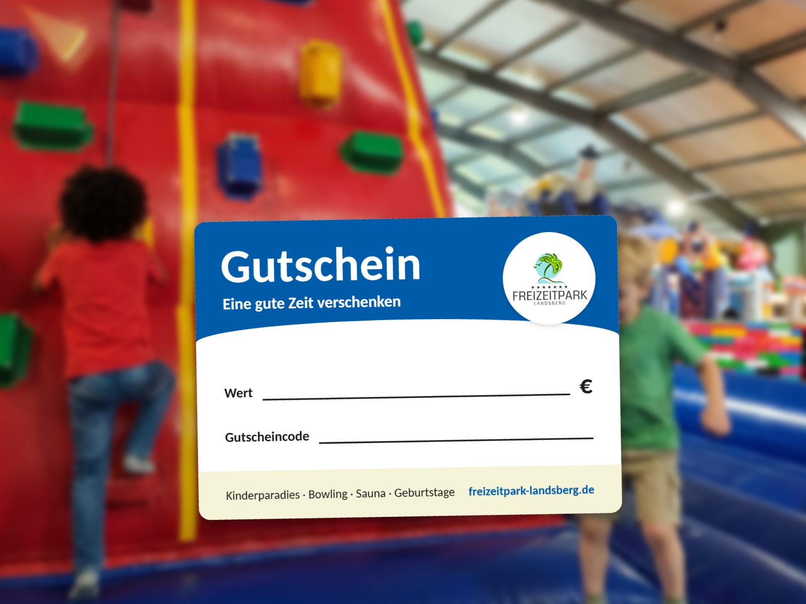 Gutschein vom Freizeitpark Landsberg vor dem Kletter-Vulkan